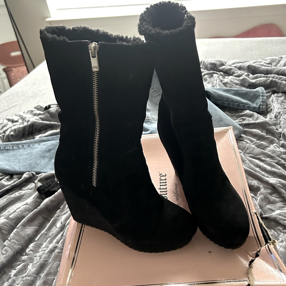 Juicy couture wedge suede boots